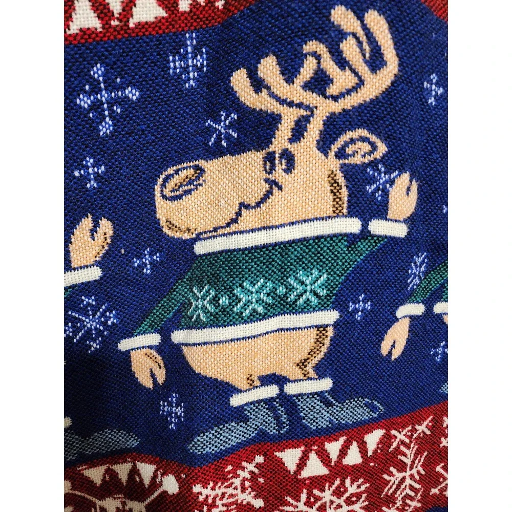 N/A woven reindeer